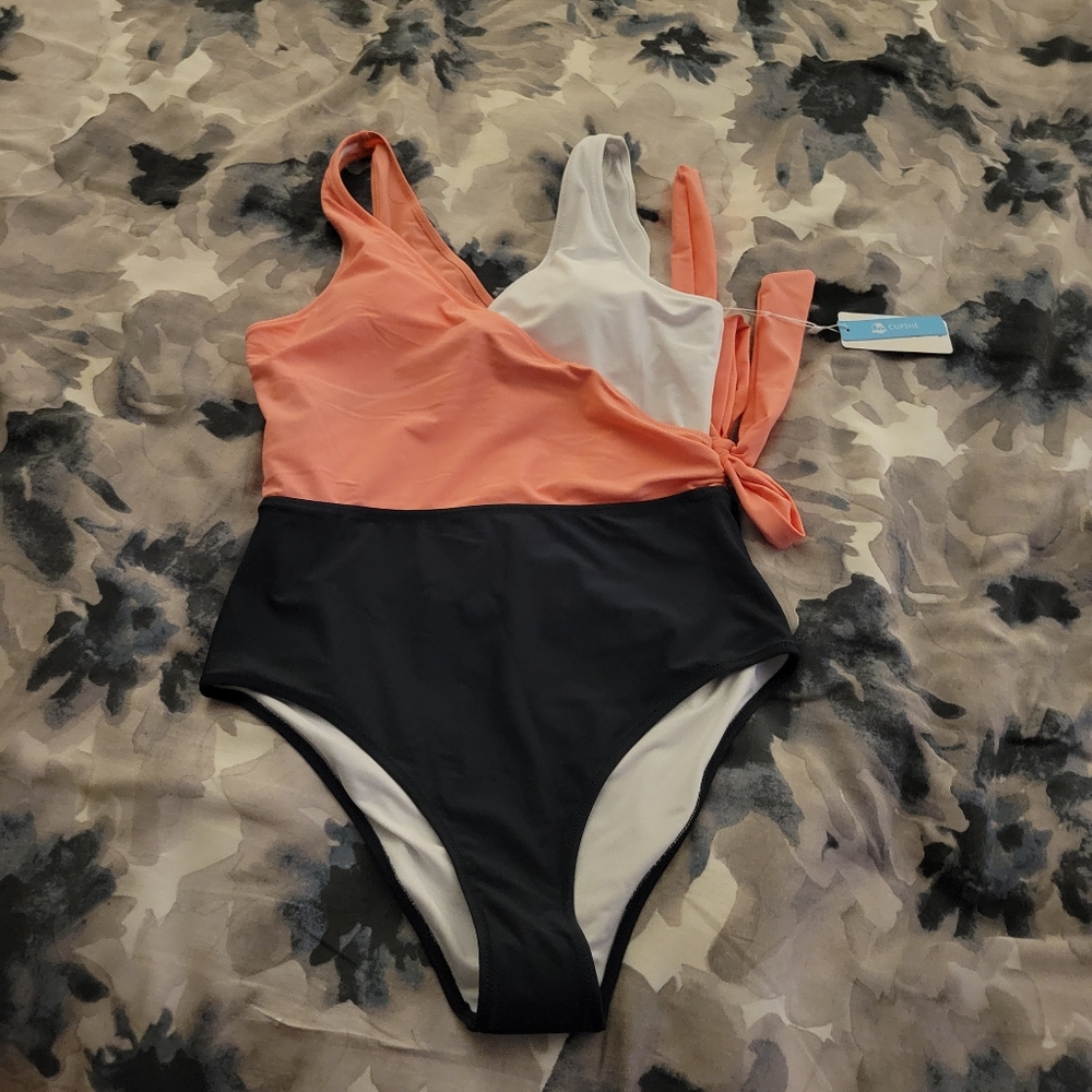 Color block one piece